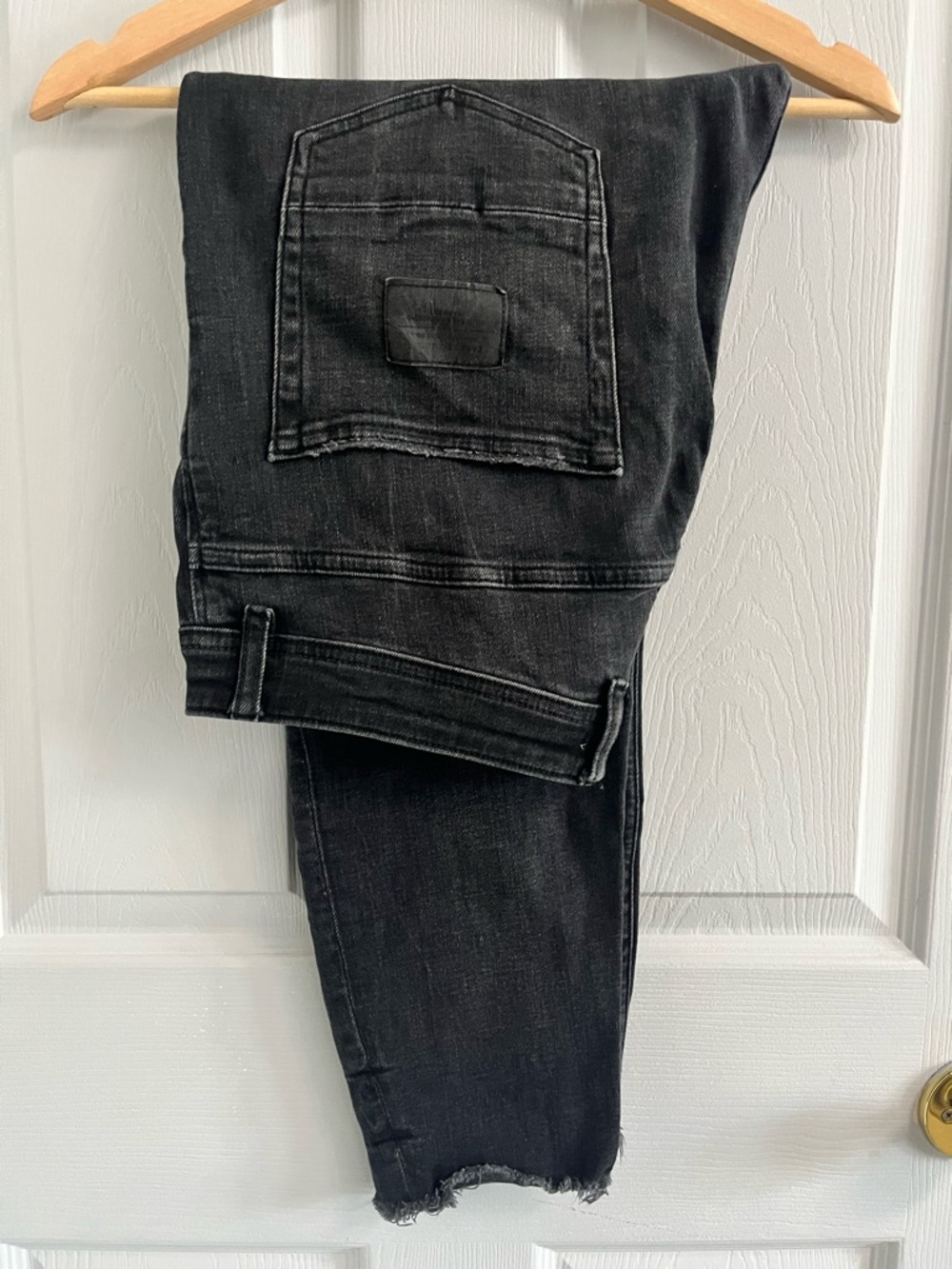 ZARA // Black Washed Jeans // Size 32